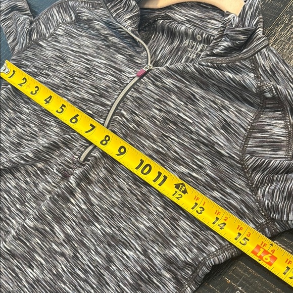 Athleta 1/4 zip Black White Space Dye Pull Over Activewear Long-Sleeve Size XXS - Picture 2 of 9